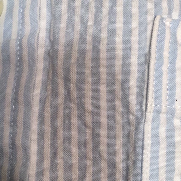 Button down - Picture 2 of 3